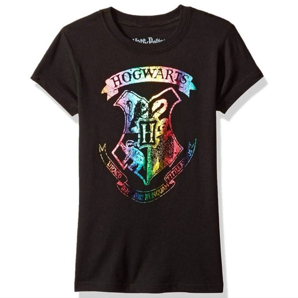 HARRY POTTER Hogwarts Metallic Rainbow Foil Crest Graphic Short Sleeve Shirt